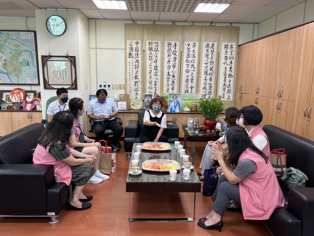第11屆理監事拜會地政機關